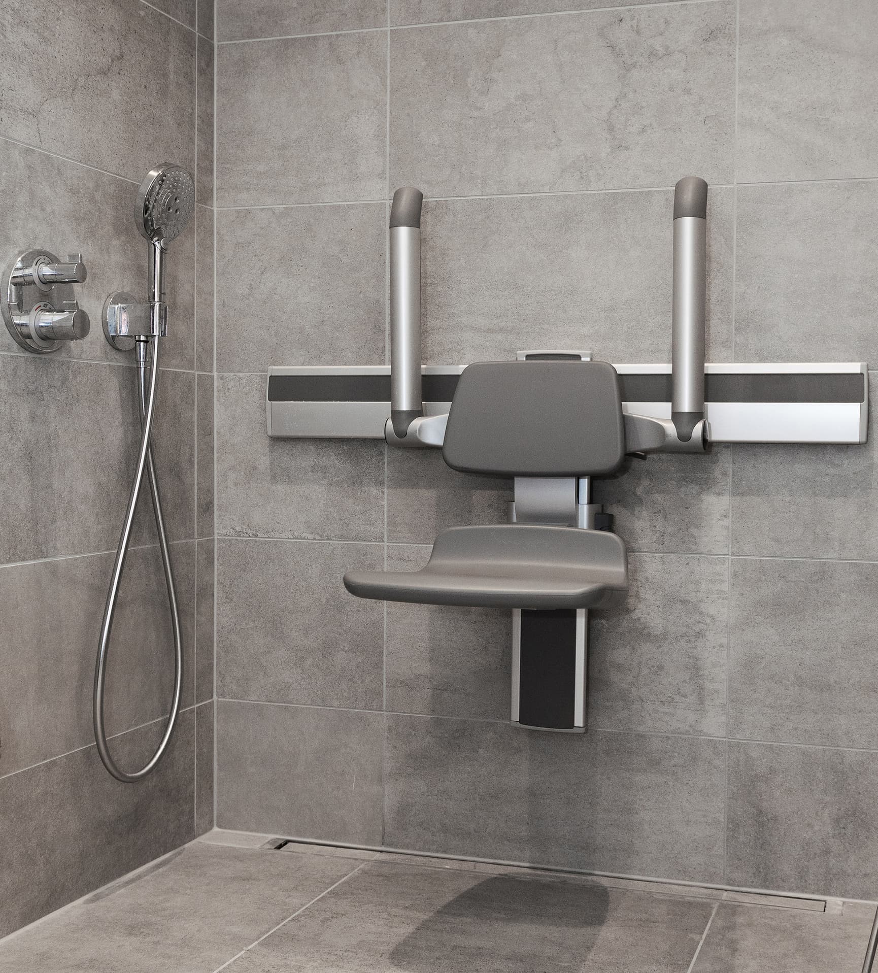 A flexible bathroom for Laura (UK)