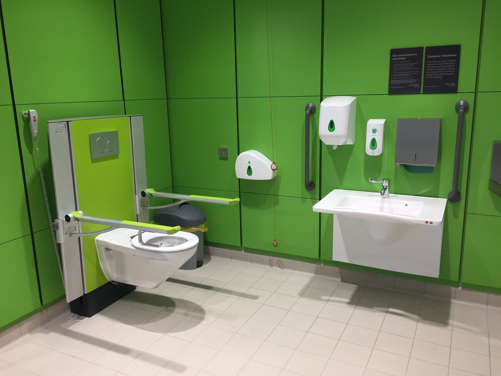 Changing Places by Pressalit